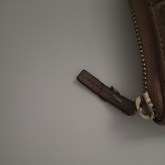 Gucci full zip around brown and pink wallet. GUC - Picture 13 of 14